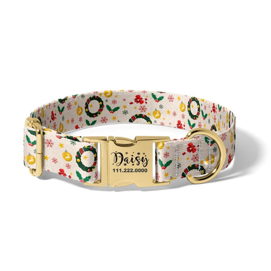 Christmas Wreaths and Berries Dog Collar